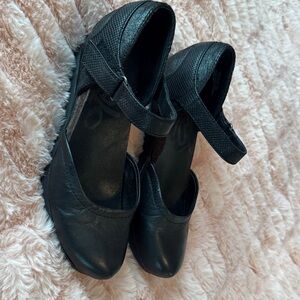 OTBT Black Mary Jane’s